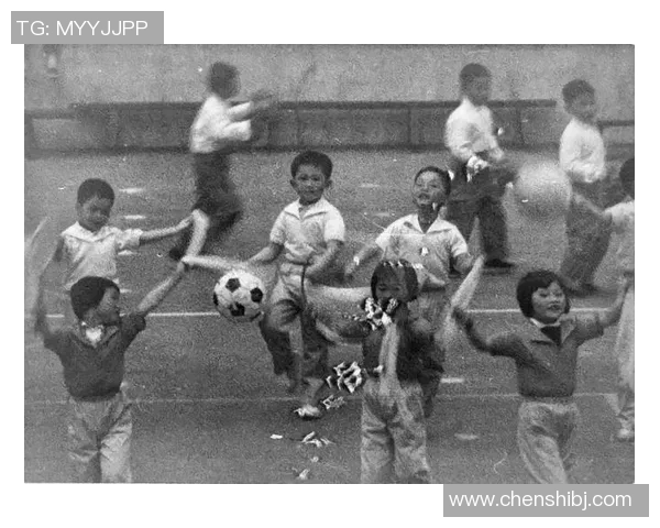 黑人足球明星童年时期的珍贵照片回顾与成长故事分享