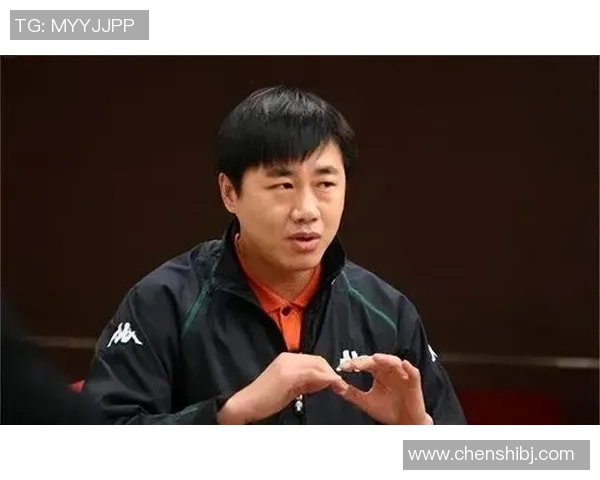 体坛解说员揭秘足球明星背后的故事与成就